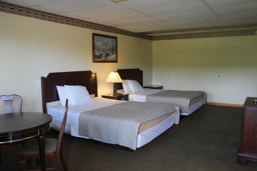 Berkshire Travel Lodge Canaan Exterior photo