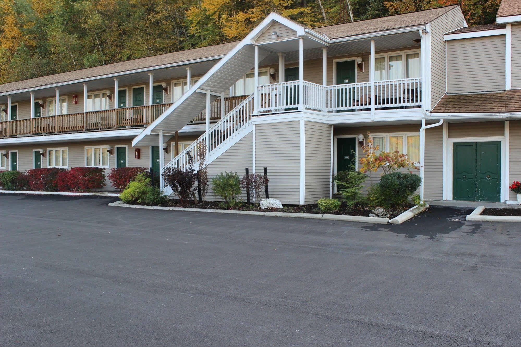 Berkshire Travel Lodge Canaan Exterior photo