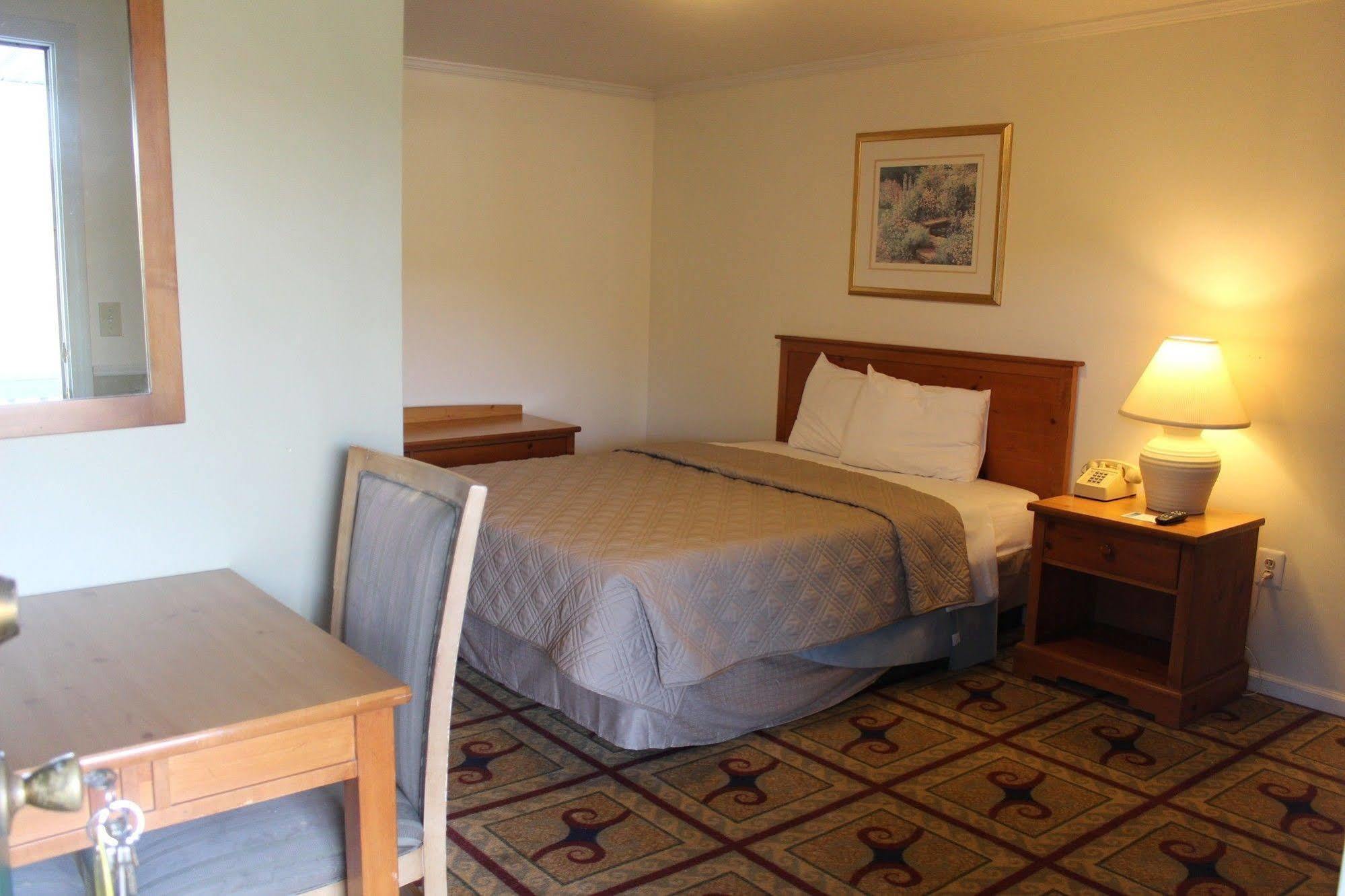 Berkshire Travel Lodge Canaan Exterior photo