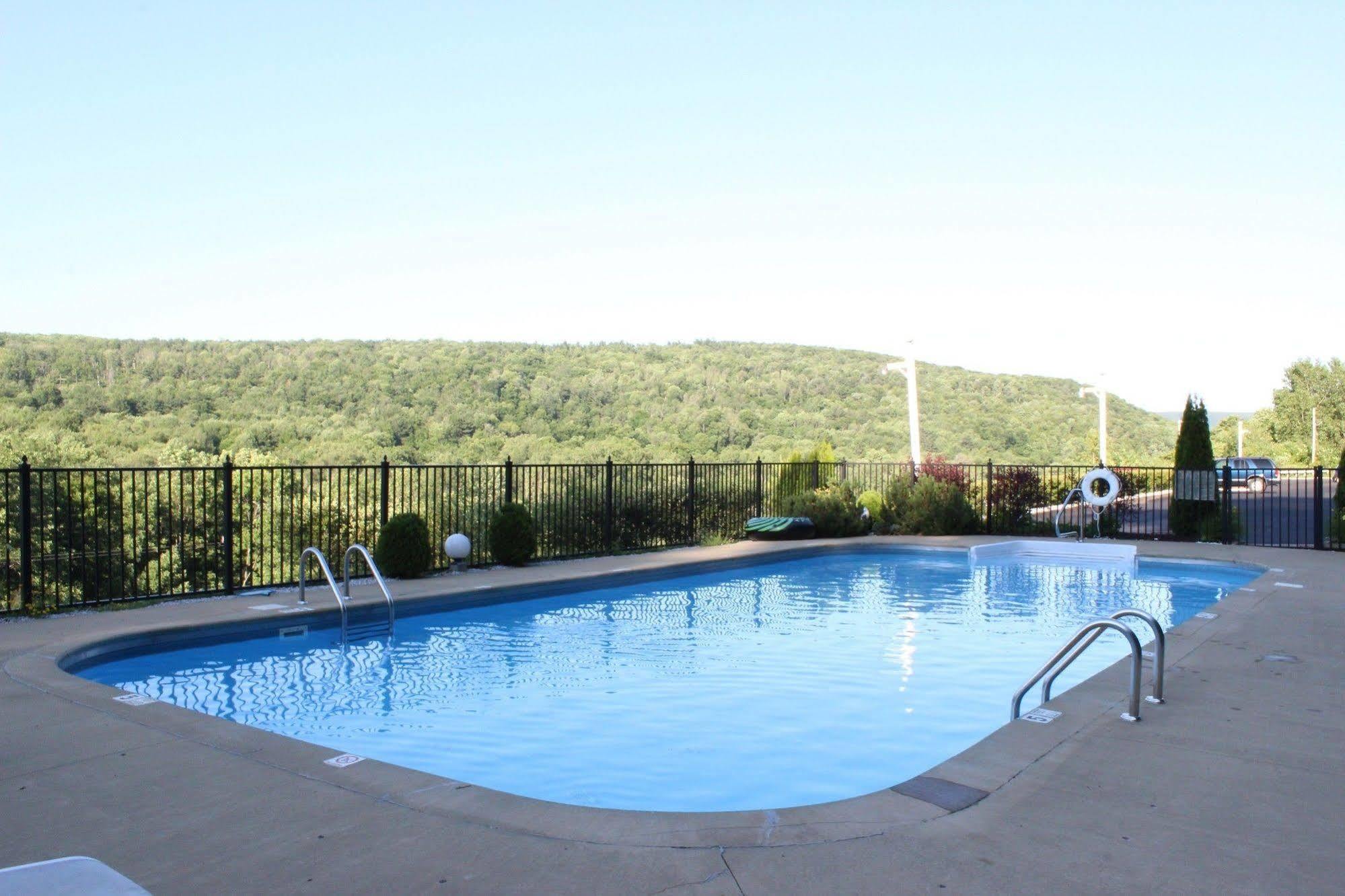 Berkshire Travel Lodge Canaan Exterior photo